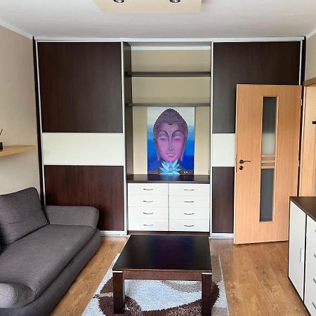 Elegant Escape Apartment - Free Parking, Easy Access To City Centre Bratislava Extérieur photo