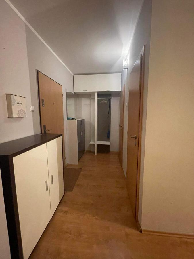 Elegant Escape Apartment - Free Parking, Easy Access To City Centre Bratislava Extérieur photo