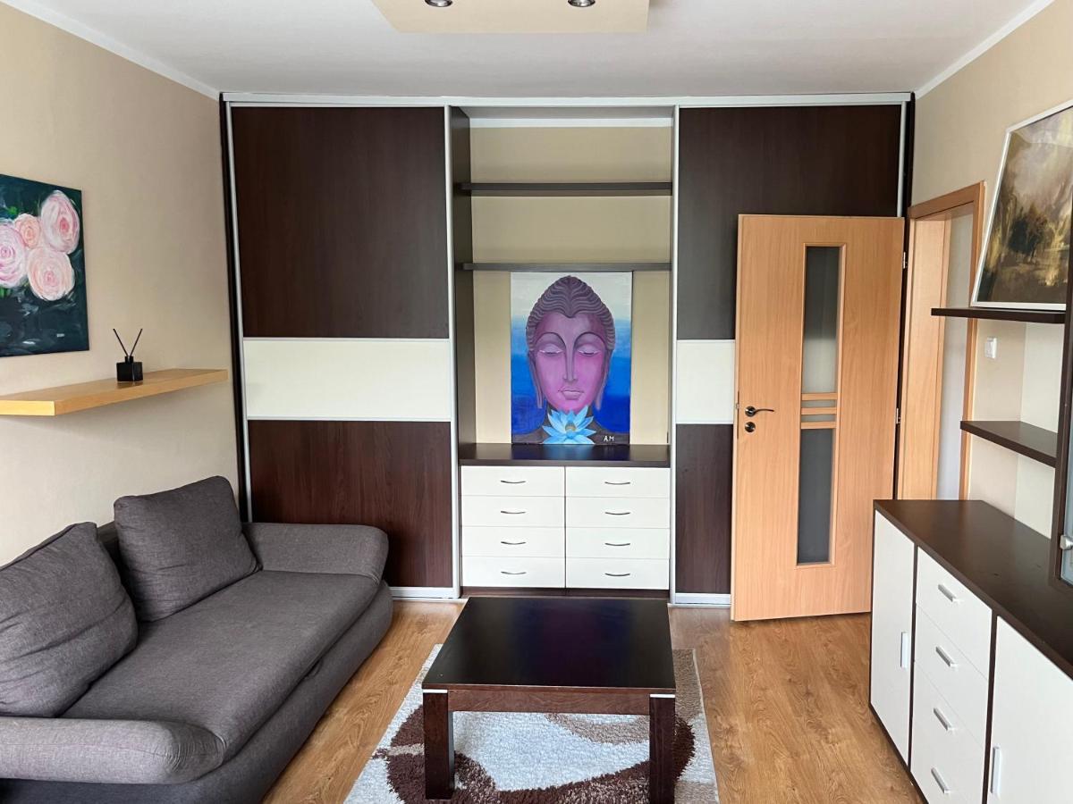 Elegant Escape Apartment - Free Parking, Easy Access To City Centre Bratislava Extérieur photo
